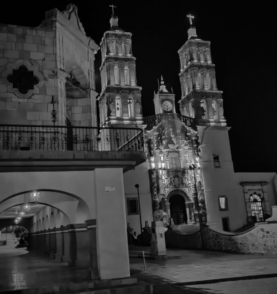 5 Dolores_Hidalgo,_Guanajuato,_México_-_Blanco_y_Negro